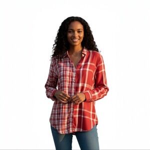 Cato’s, Women’s Red & White Button Down, Long Sleeve Shirt. XL
